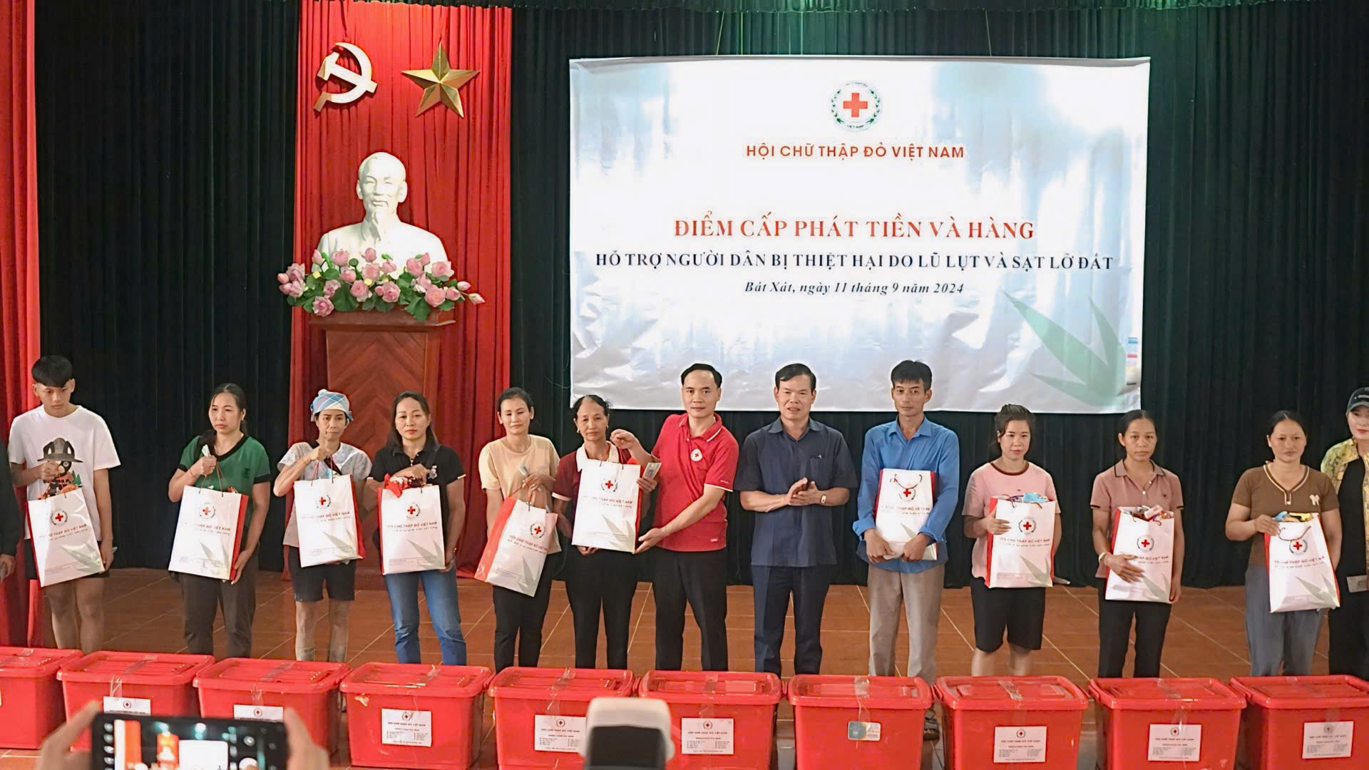 Hỗ trợ người dân bị ảnh hưởng mưa lũ tại Lào Cai