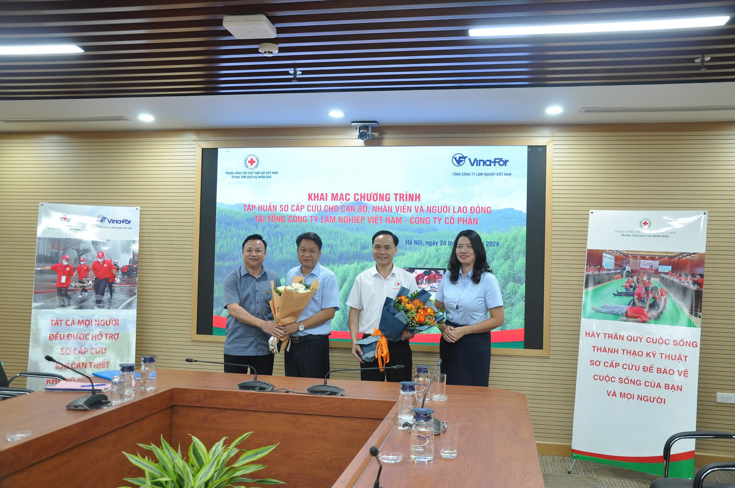 Trung tâm Dịch vụ Nhân đạo huấn luyện Sơ cấp cứu tại Doanh nghiệp